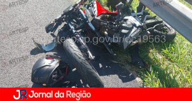 Acidente na Bandeirantes deixa mulher morta e homem ferido