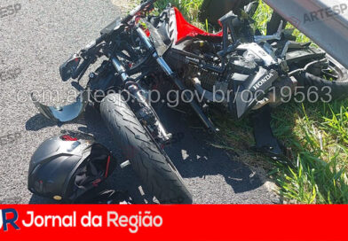 Acidente na Bandeirantes deixa mulher morta e homem ferido
