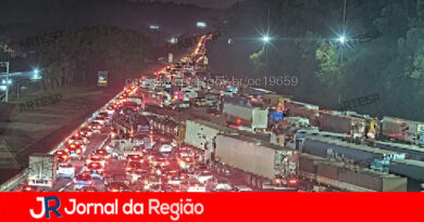 Engavetamento com quatro veículos provoca 10 Km de congestionamento