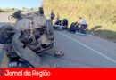 Carro capota da Itatiba a Bragança Paulista e deixa um ferido