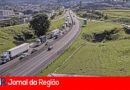 Carreta bate em carreta na Rodovia Silvio Santos, em Cajamar