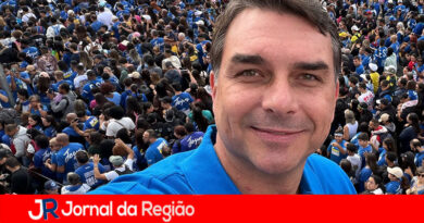 Flávio pede orações para Jair Bolsonaro