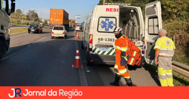 Acidente entre moto x moto deixa 3 feridos na Dom Gabriel
