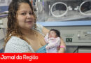 A luta dos bebês prematuros: Família comemora cada grama da menina Aurora