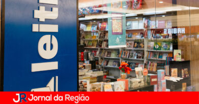 “Memórias de Clarisse” tem sessão de autógrafos no Maxi Shopping