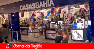 Casas Bahia tem prejuízo de R$ 10 bilhões e demite funcionários