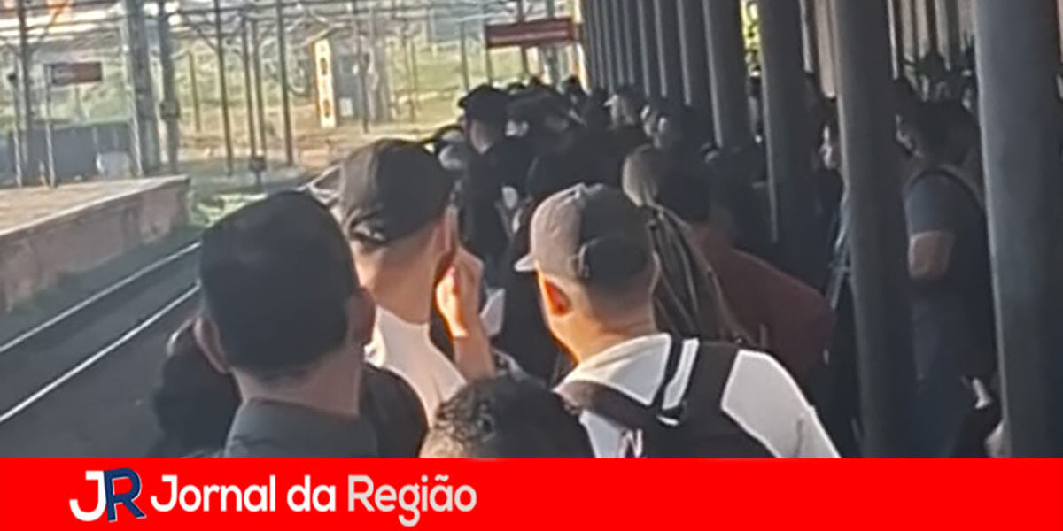 estacao de trem lotada
