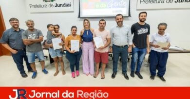 27 famílias do Novo Horizonte receberam as matrículas de seus imóveis