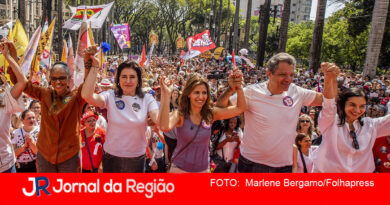 Em ato na Catedral da Sé, Haddad diz que Flávio Bolsonaro tem postura de intolerância religiosa