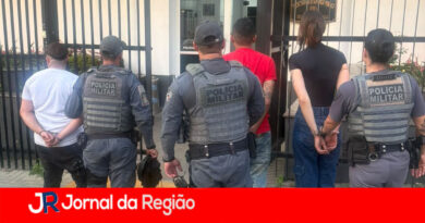 PM de Itatiba prende três por furto em supermercado