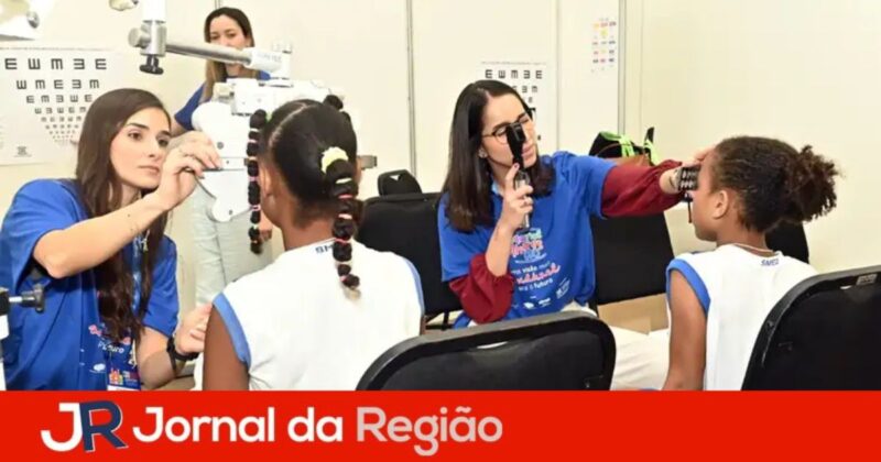 crianca no oftalmo