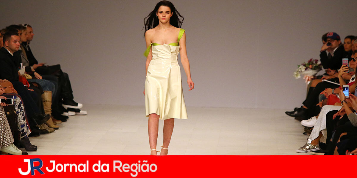 desfile Depositphotos 127357048 XL copiar