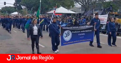 Escola Cívico-Militar participa pela primeira vez do Desfile de 7 de Setembro