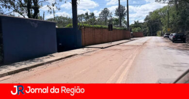 Leitora reclama de vários problemas na Avenida Gumercindo Barranqueiros