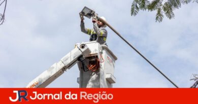 Iluminação LED chega aos bairros Parque São Luiz e Jundiaí-Mirim