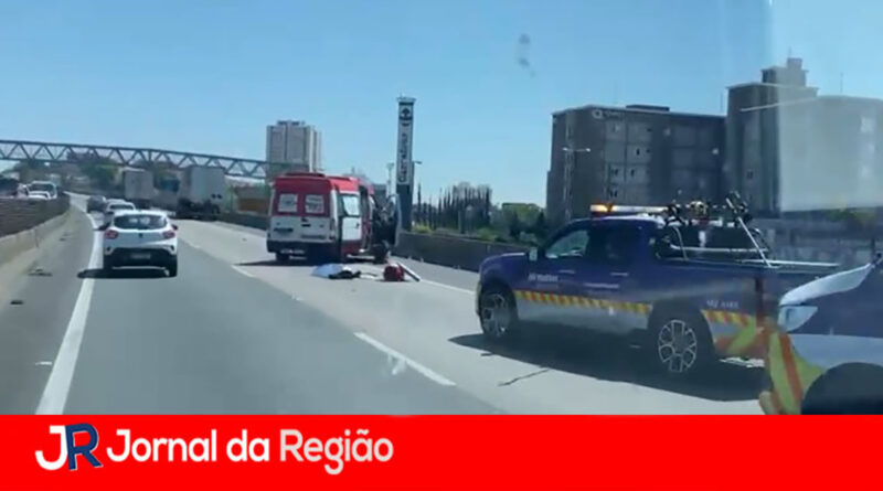 Corpo de motociclista fica quase 3 horas no asfalto, na Anhanguera, em Jundiaí