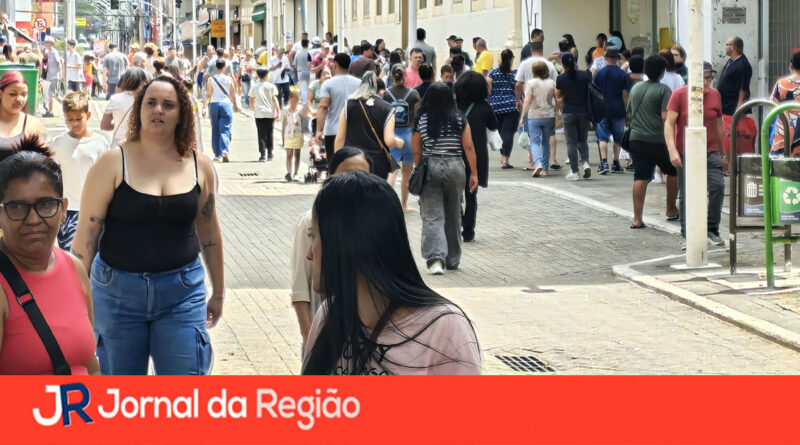 Movimento no Centro de Jundiaí é grande às vésperas do Dia das Crianças