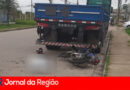 Motociclista morre ao bater em carreta estacionada no Jardim das Tulipas