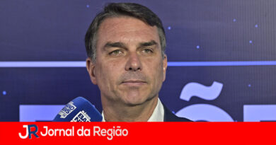 Flávio começa debate prometendo enfrentar PCC e CV