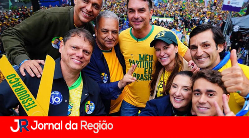 Flávio diz que governo Lula capturou STF, PF e Congresso