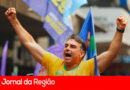 Tarcísio diz que é hora de todos apoiarem Flávio Bolsonaro