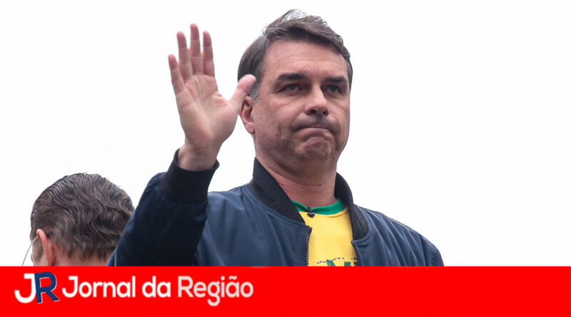 Fuga do Brasil dá base para prisão preventiva de Flávio Bolsonaro, dizem especialistas