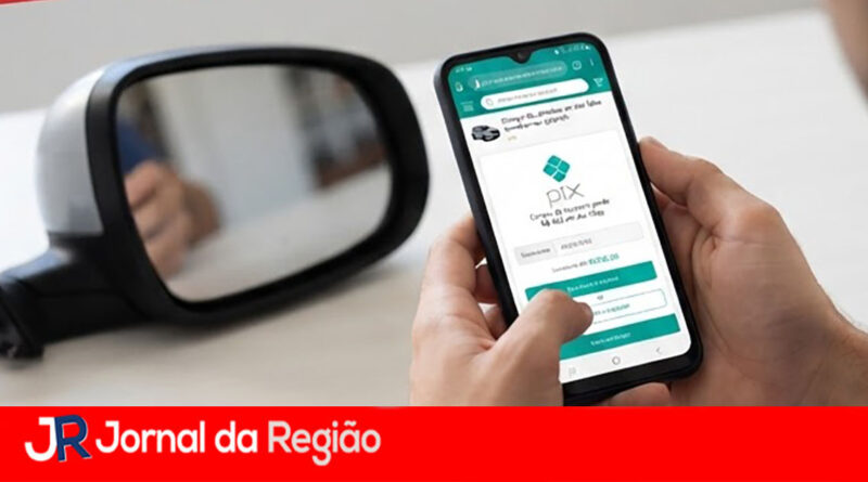 Jovem cai em golpe ao tentar comprar retrovisor