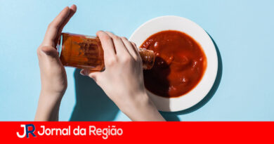 ketchup Depositphotos 324645940 XL copiar