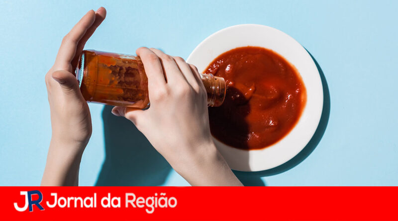 Suspensão de uso das bisnagas de Ketchup fica para 2027