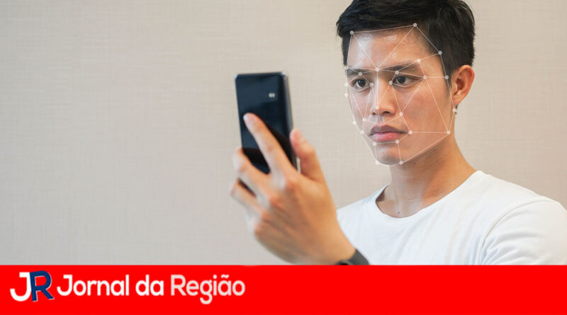 Para combater golpes, operadoras vão exigir reconhecimento facial dos clientes