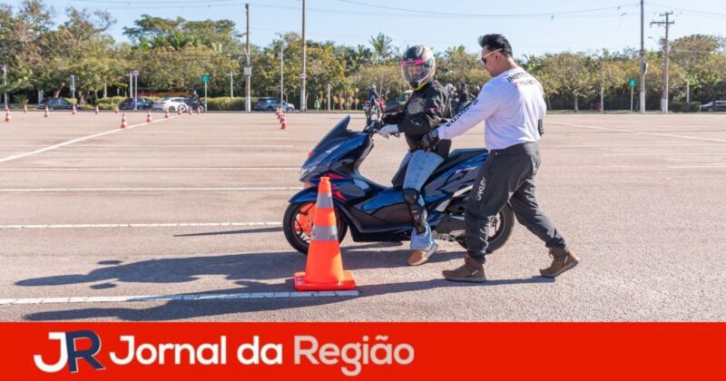 treinamento moto mulher